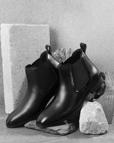 Black Solid Chelsea Boots