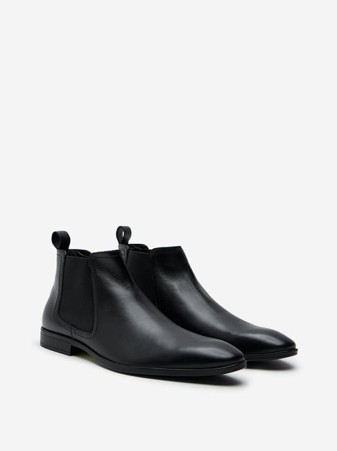 Black Solid Chelsea Boots